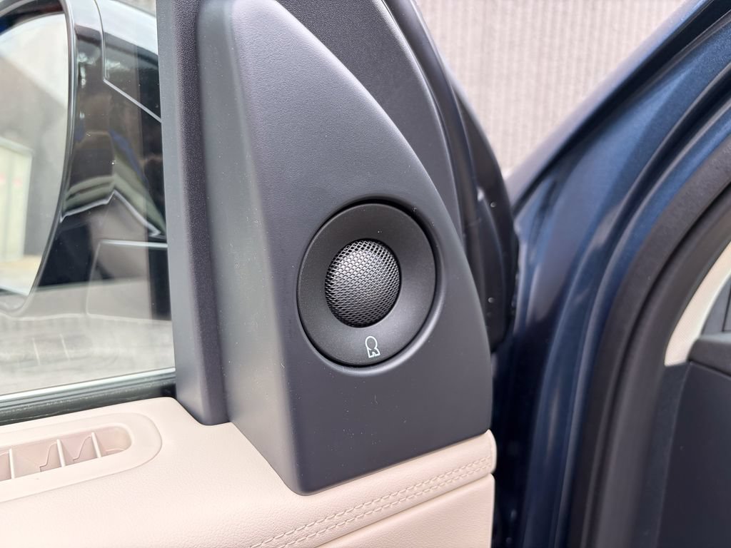 New 2027 Lincoln Navigator Reserve AWD/4WD image 17