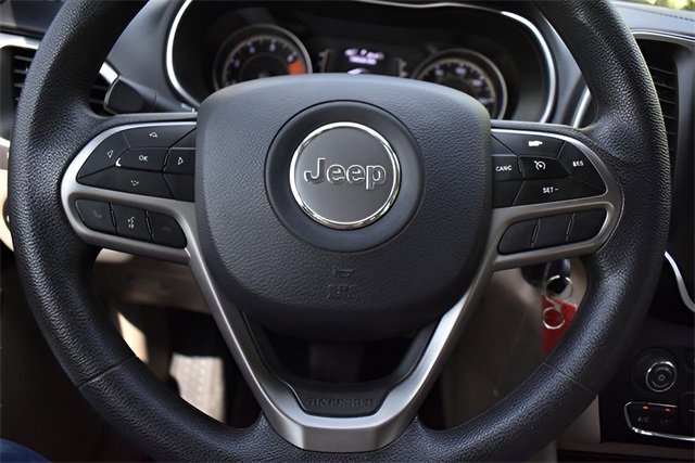 Used 2019 Jeep Cherokee Latitude w/ Popular Appearance Group image 20