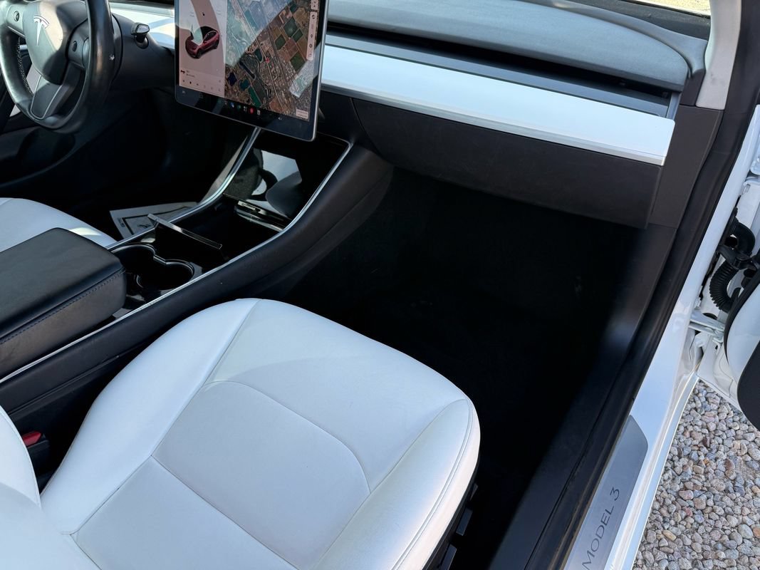 Used 2018 Tesla Model 3 Mid Range RWD image 14