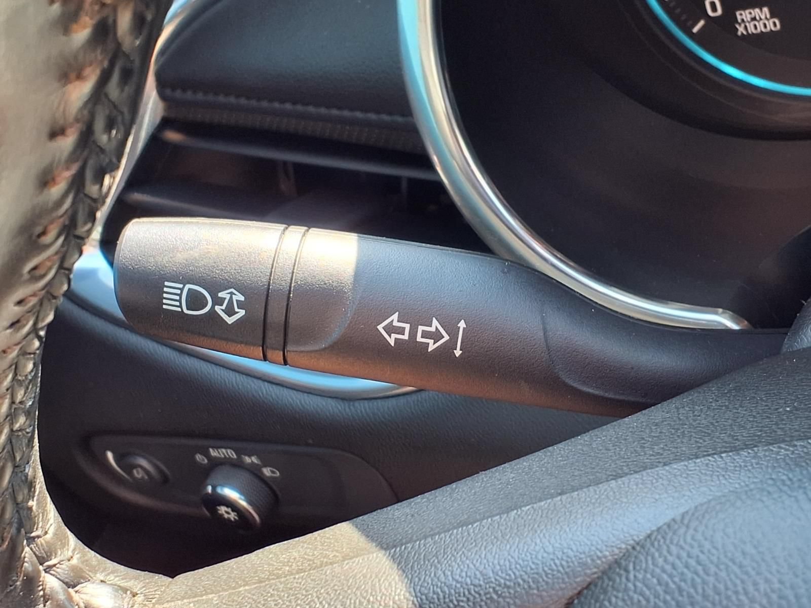 Used 2016 Chevrolet Malibu Premier FWD image 21