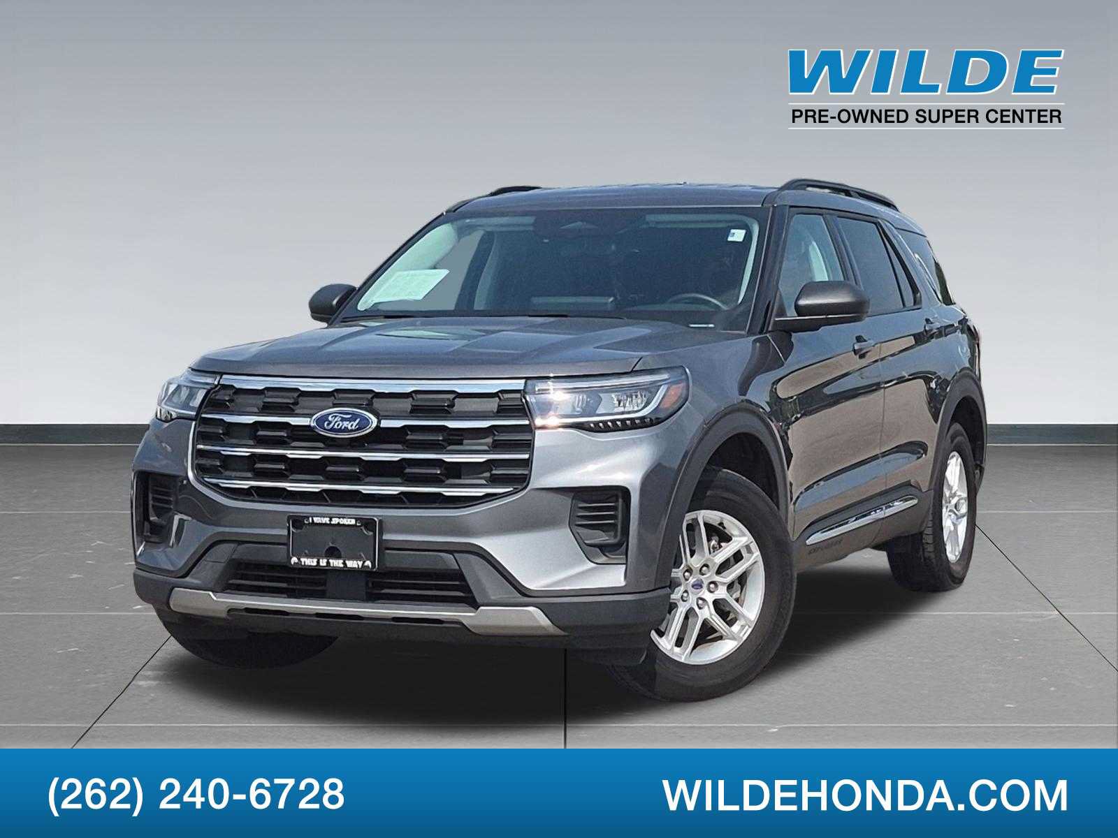 Used 2025 Ford Explorer Active AWD/4WD image 1