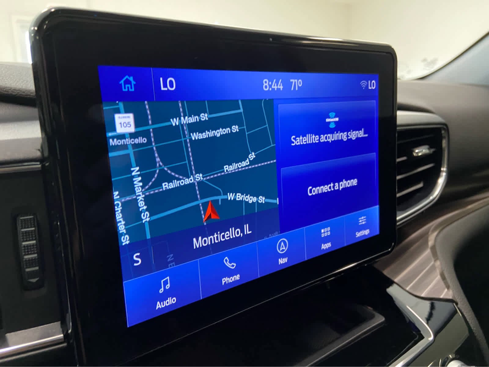 Used 2022 Ford Explorer Limited w/ Equipment Group 301A AWD/4WD image 29