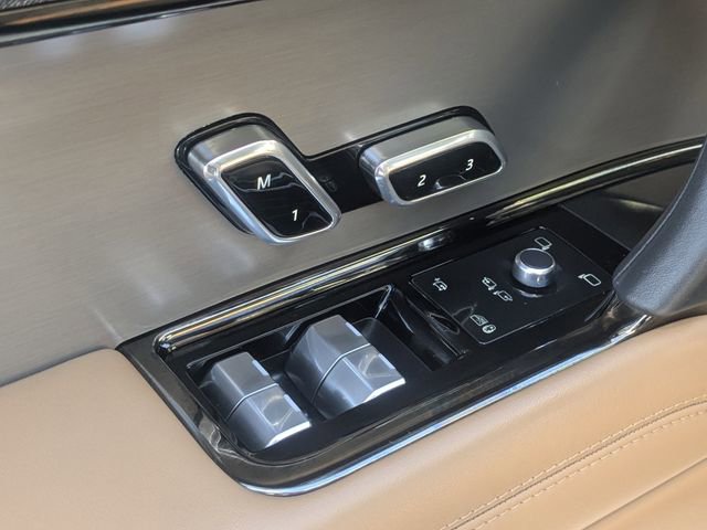 Used 2024 Land Rover Range Rover Sport SE image 17