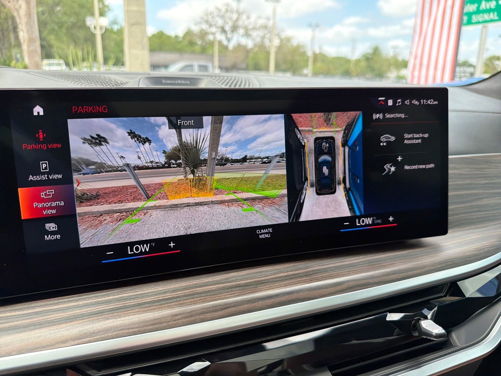 Used 2023 BMW X7 M60i w/ Executive Package image 29