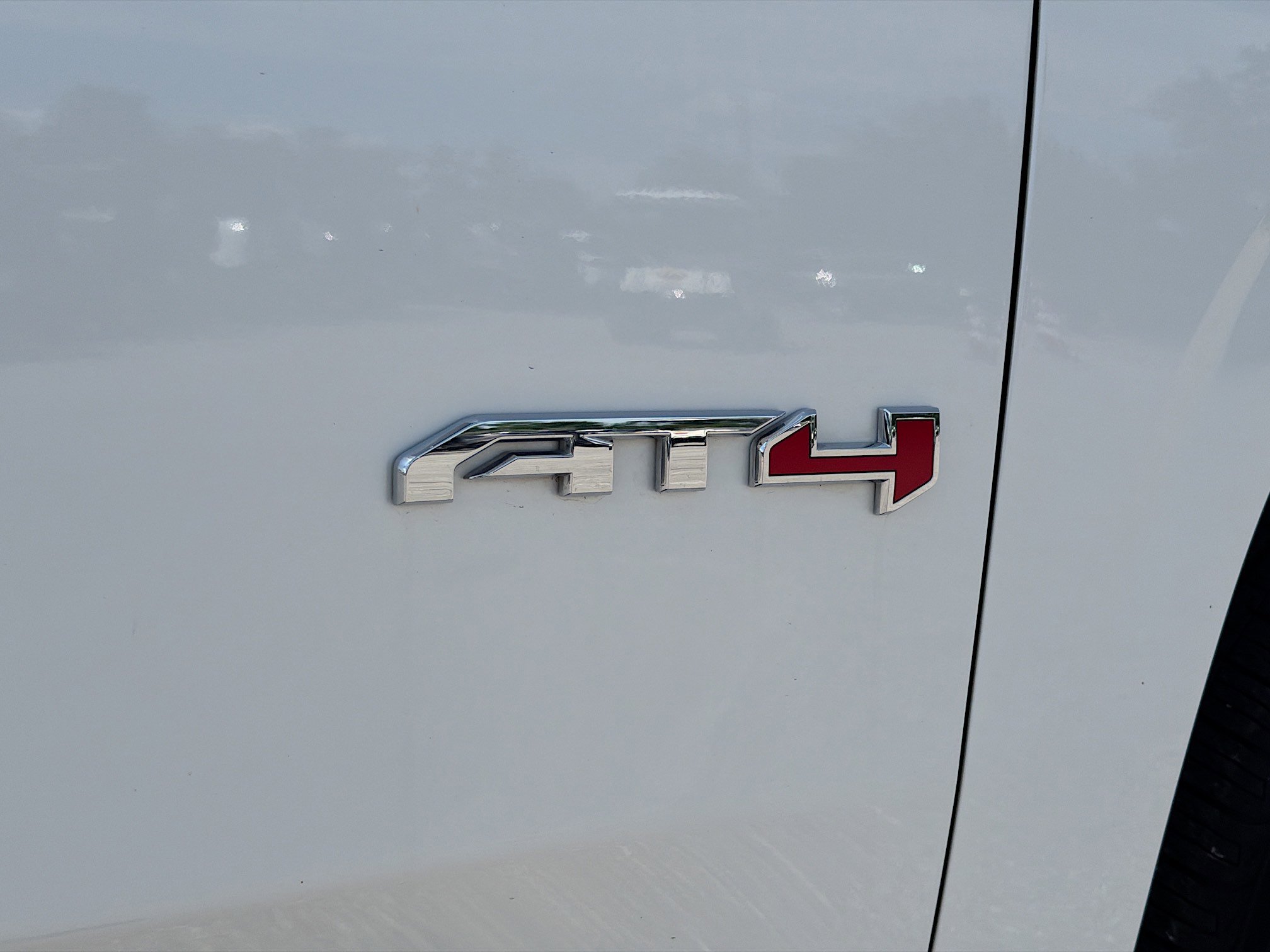 Used 2024 GMC Yukon AT4 w/ Technology Package AWD/4WD image 47
