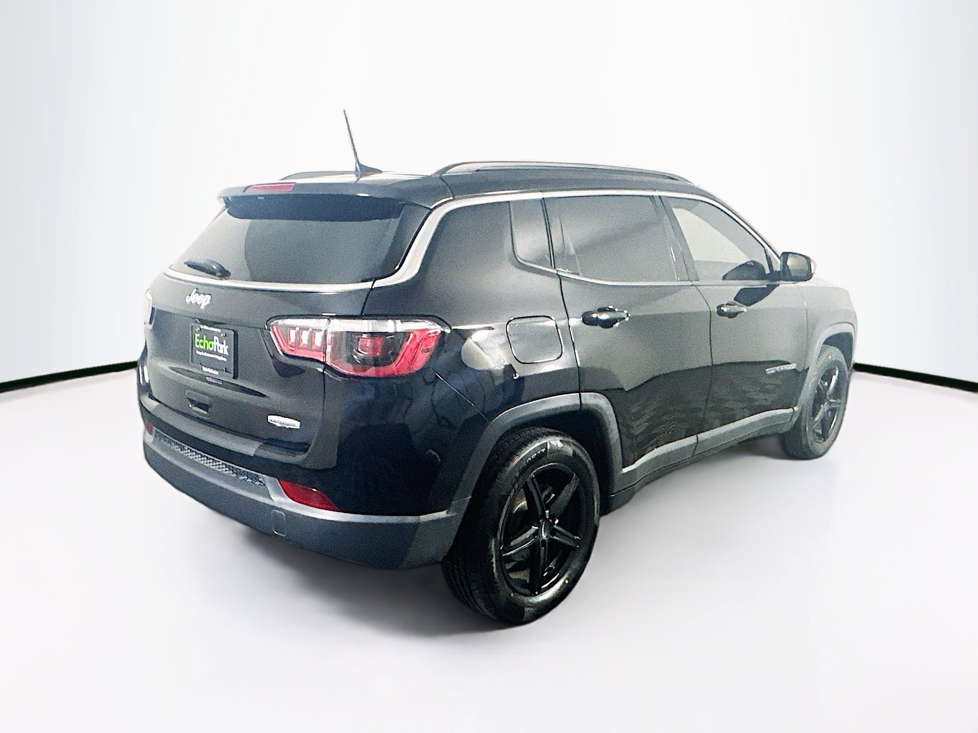 Used 2021 Jeep Compass Latitude FWD image 9