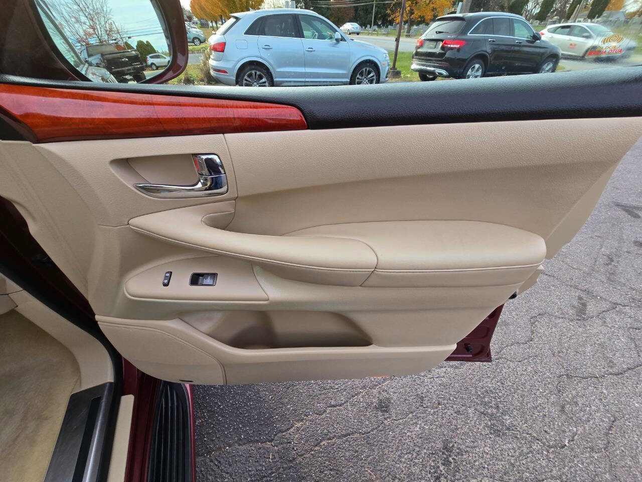 Used 2008 Lexus LX 570 4WD image 39