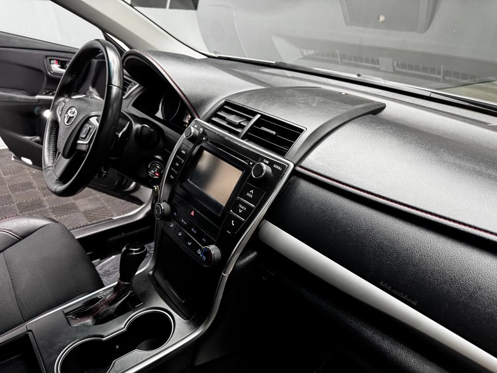 Used 2017 Toyota Camry SE FWD image 48