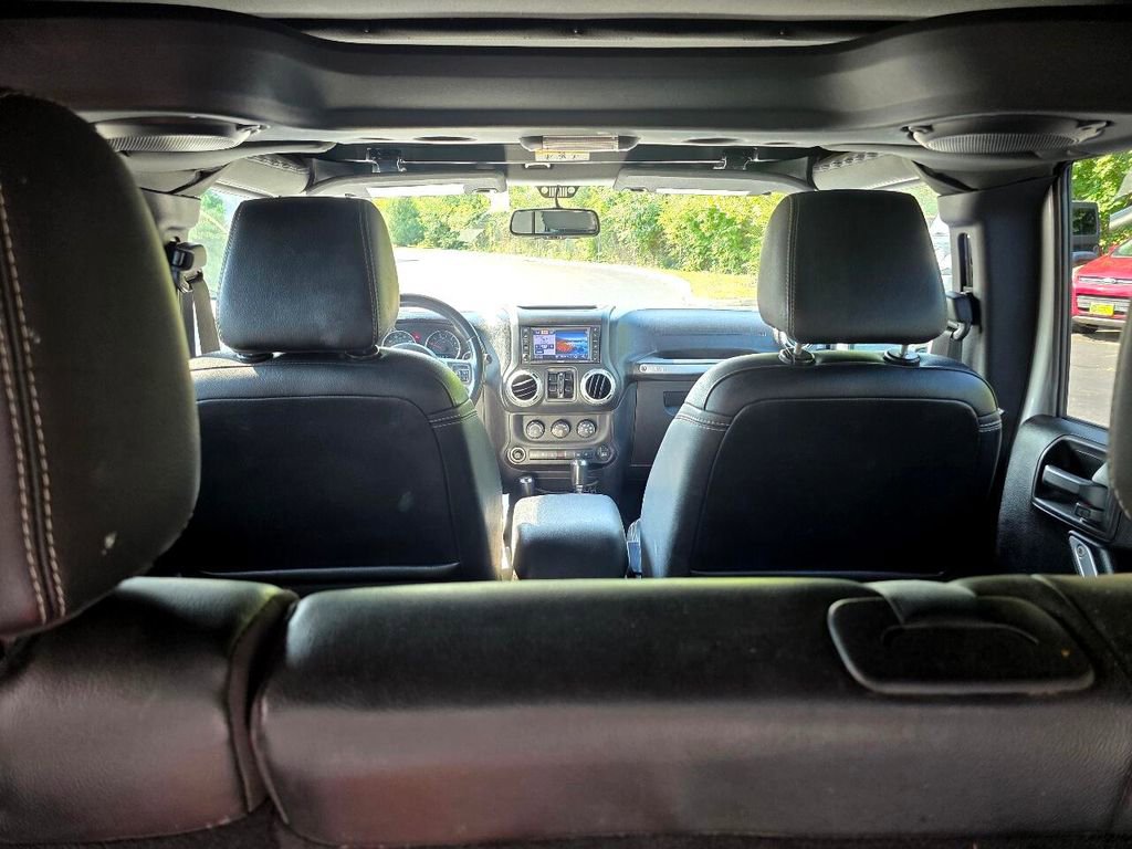 Used 2014 Jeep Wrangler Unlimited Sahara w/ Dual Top Group image 32