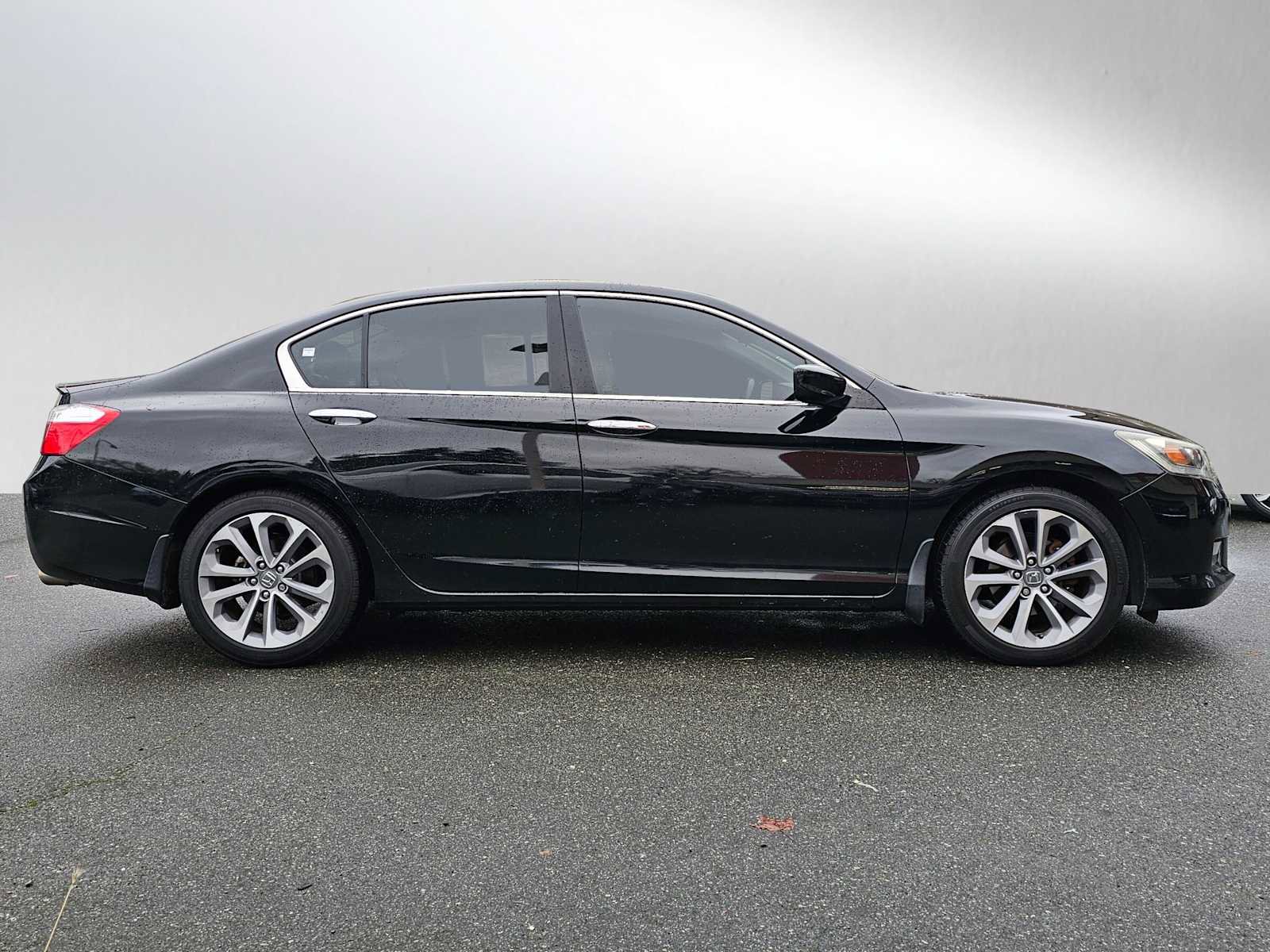 Used 2014 Honda Accord Sport image 2