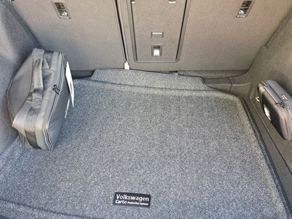 Used 2025 Volkswagen Taos SE image 24