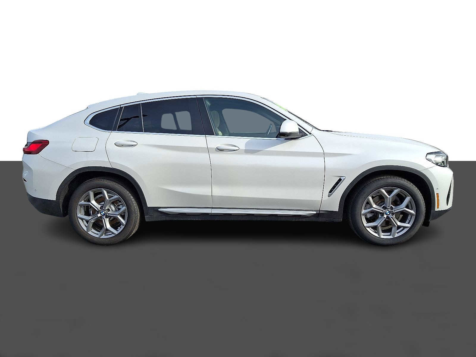 Used 2023 BMW X4 xDrive30i w/ Parking Assistance Package image 7