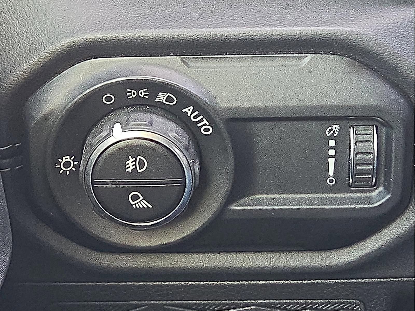 New 2025 Jeep Gladiator Sport image 22