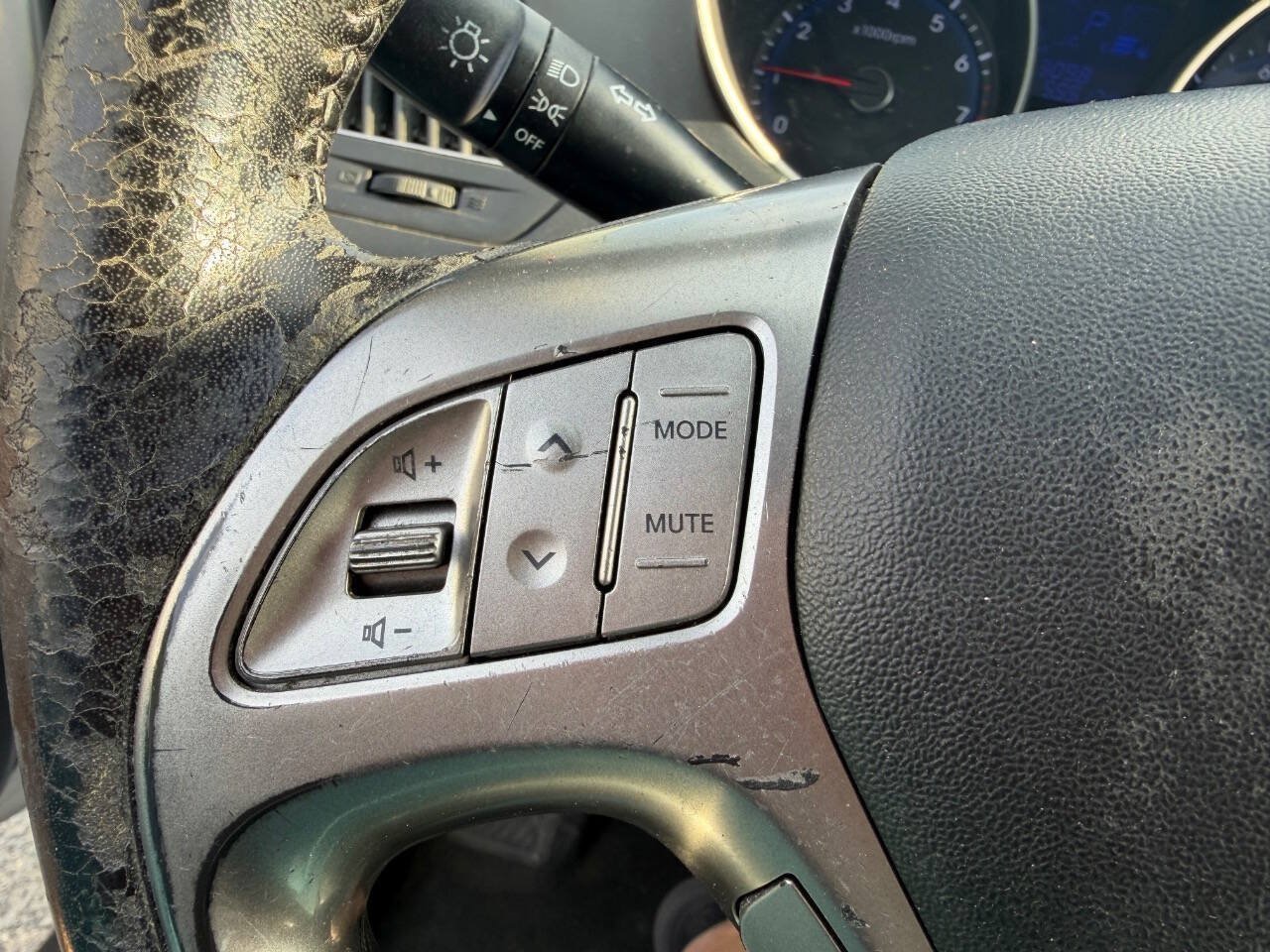 Used 2011 Hyundai Tucson GLS AWD/4WD image 27