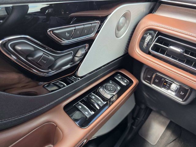 New 2025 Lincoln Aviator Reserve image 12