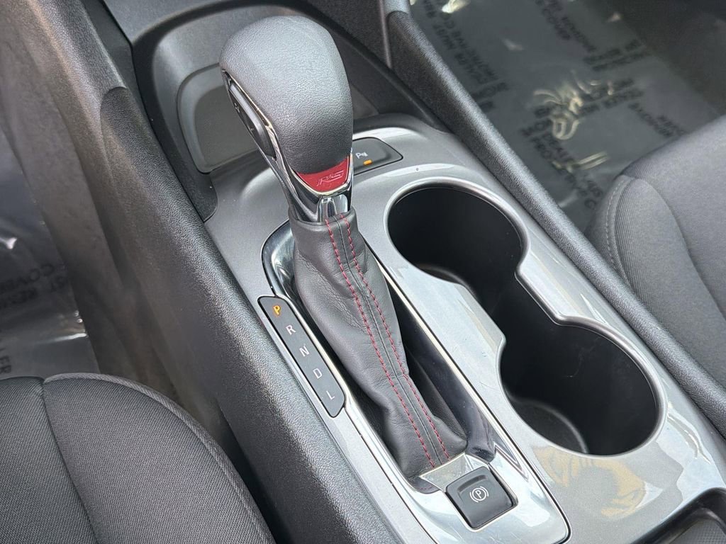 Used 2025 Chevrolet Malibu RS image 12