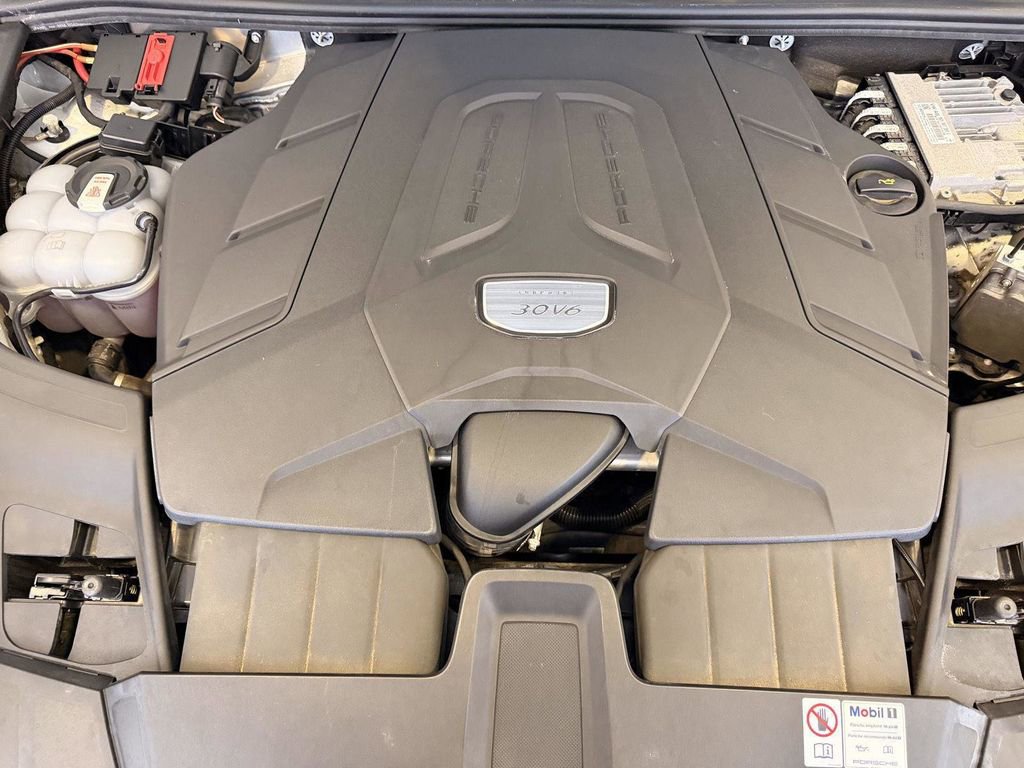 Certified 2023 Porsche Cayenne Coupe AWD/4WD image 26