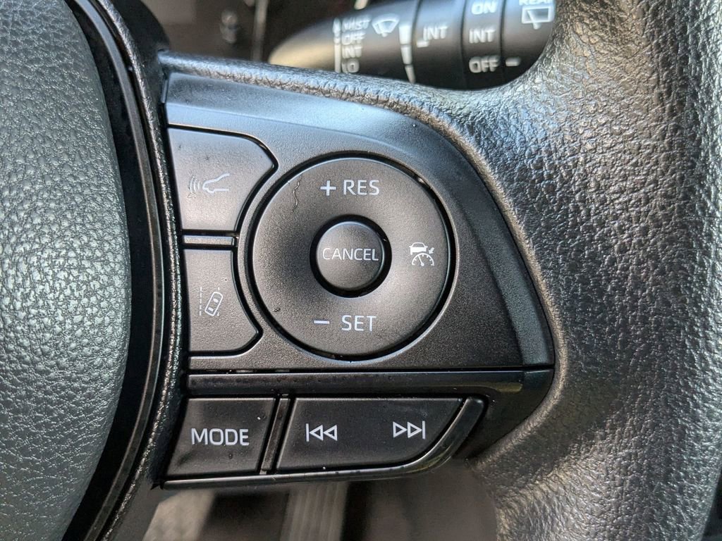 Used 2024 Toyota RAV4 XLE FWD image 16