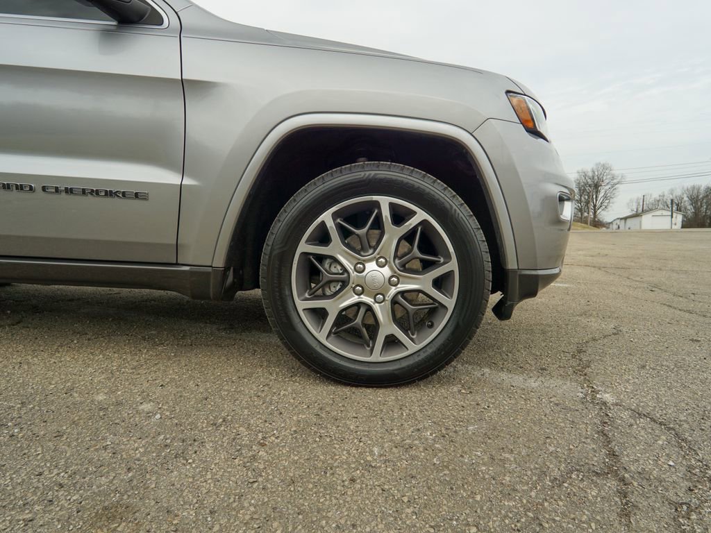 Used 2018 Jeep Grand Cherokee Limited image 13