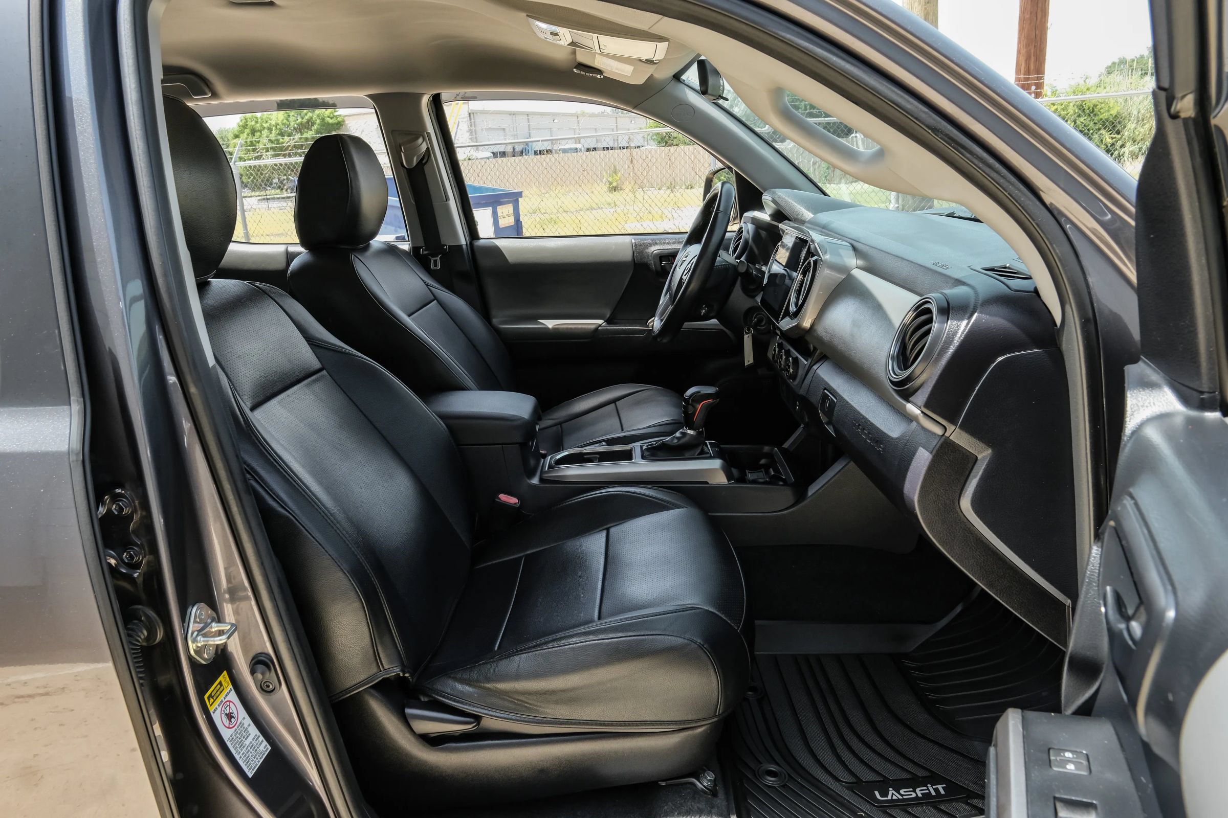 Used 2017 Toyota Tacoma SR5 RWD image 30
