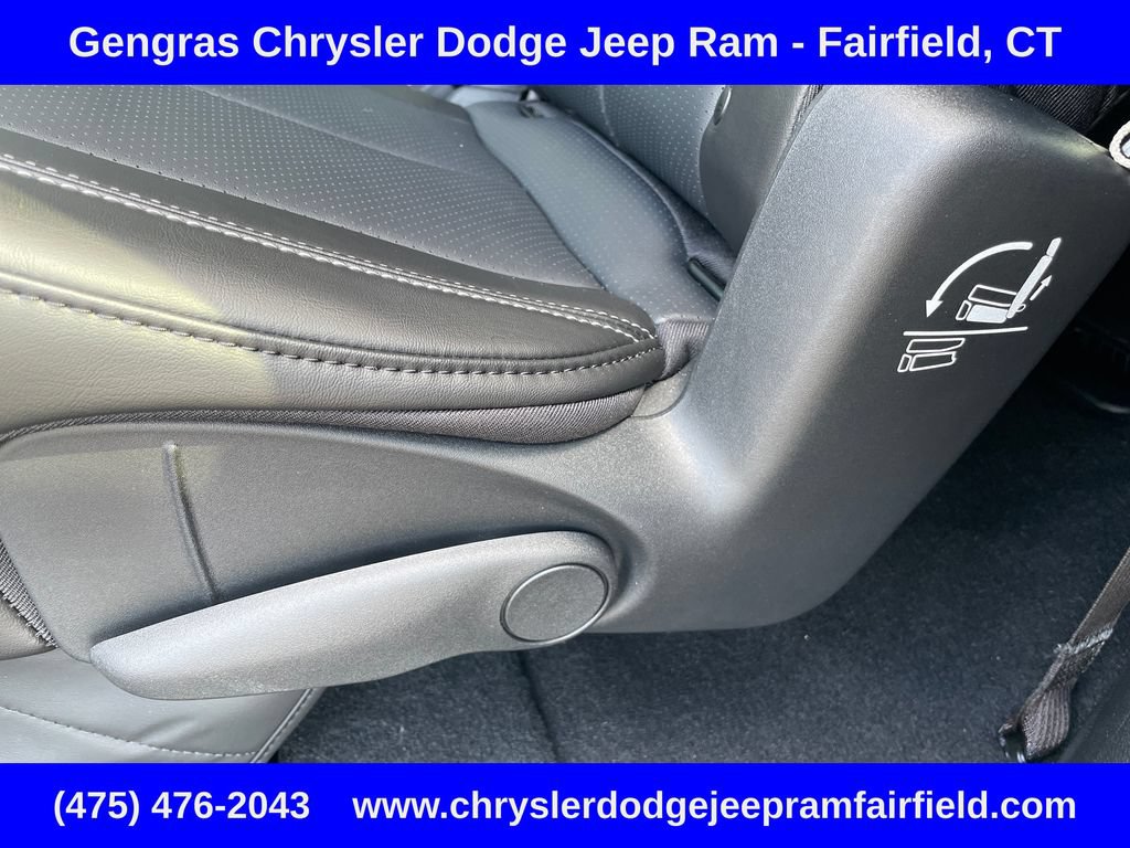 Certified 2024 Chrysler Pacifica Touring-L w/ S Appearance Package AWD/4WD image 47