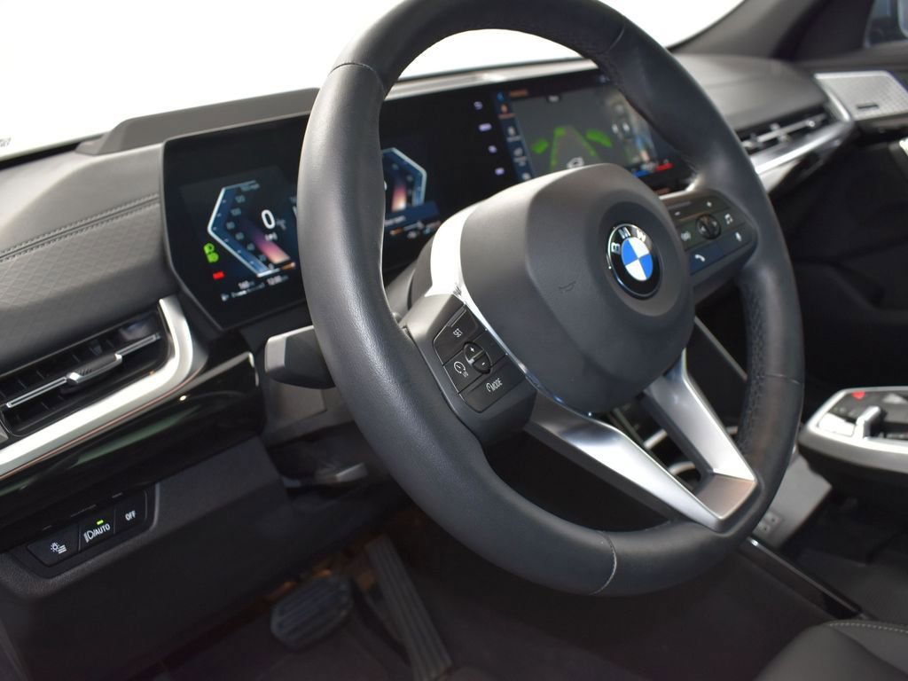 Used 2025 BMW X2 xDrive28i image 12