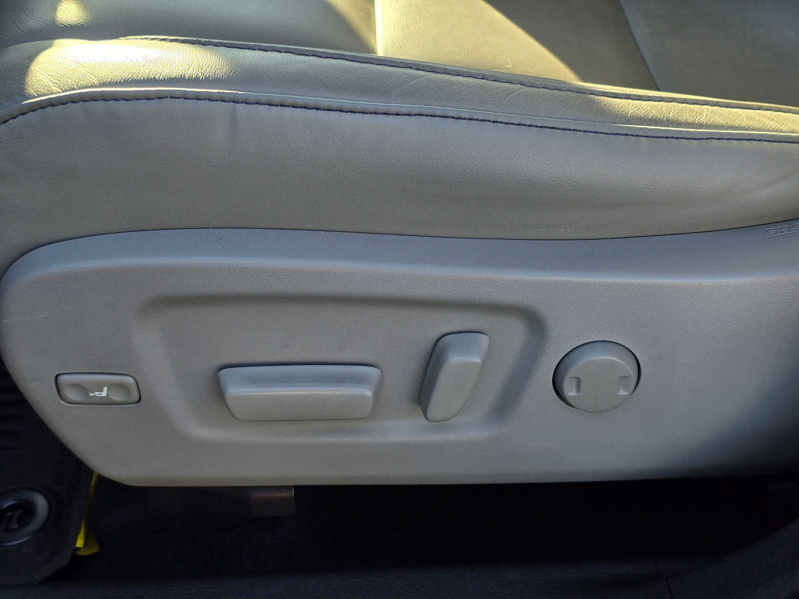 Used 2017 Toyota Highlander XLE image 25