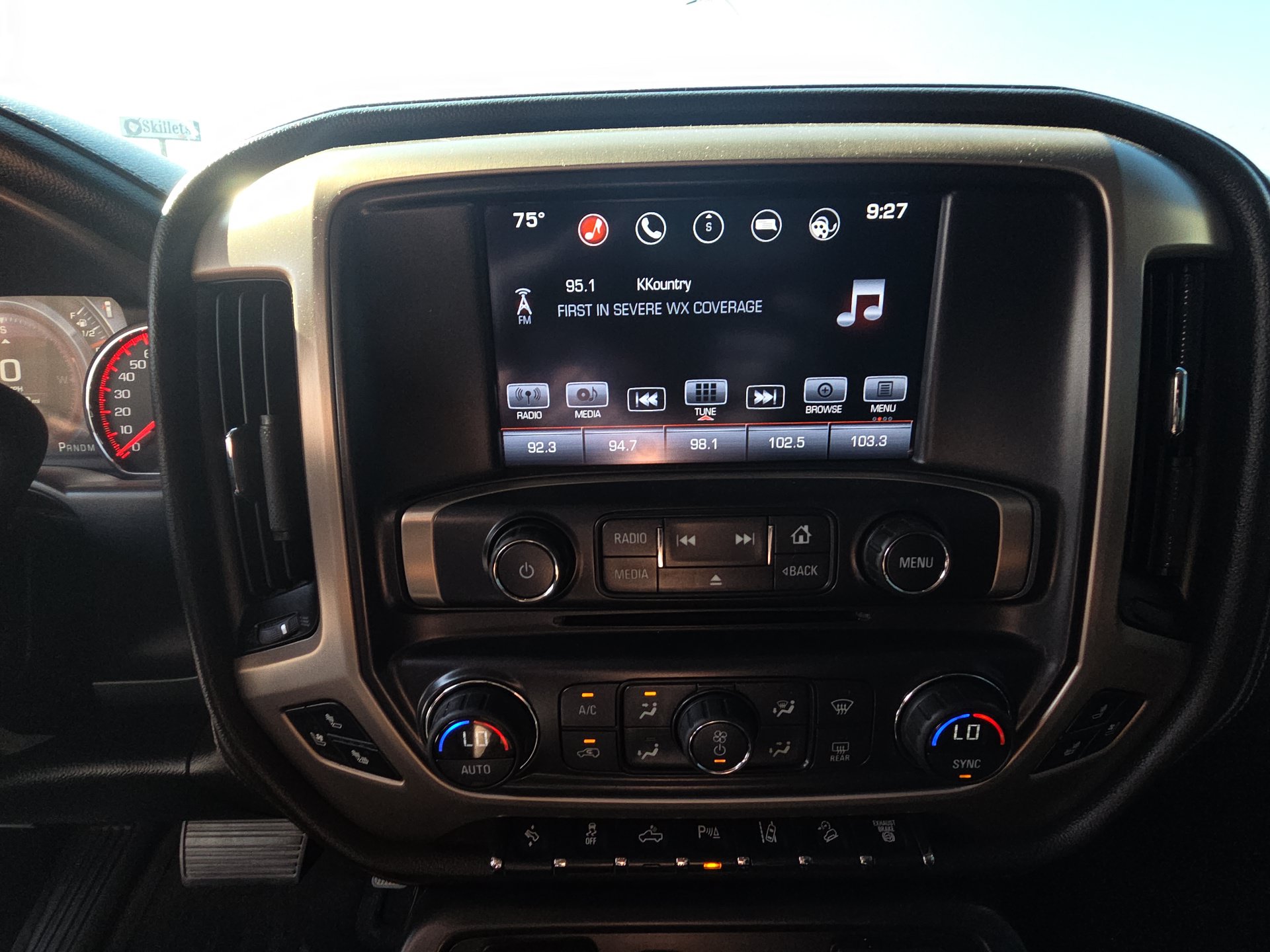Used 2016 GMC Sierra 2500 Denali w/ Duramax Plus Package AWD/4WD image 9