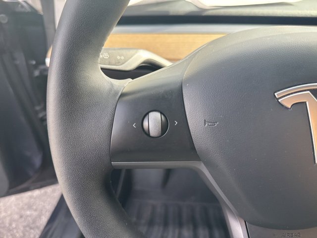 Used 2021 Tesla Model 3 Standard Range Plus image 22