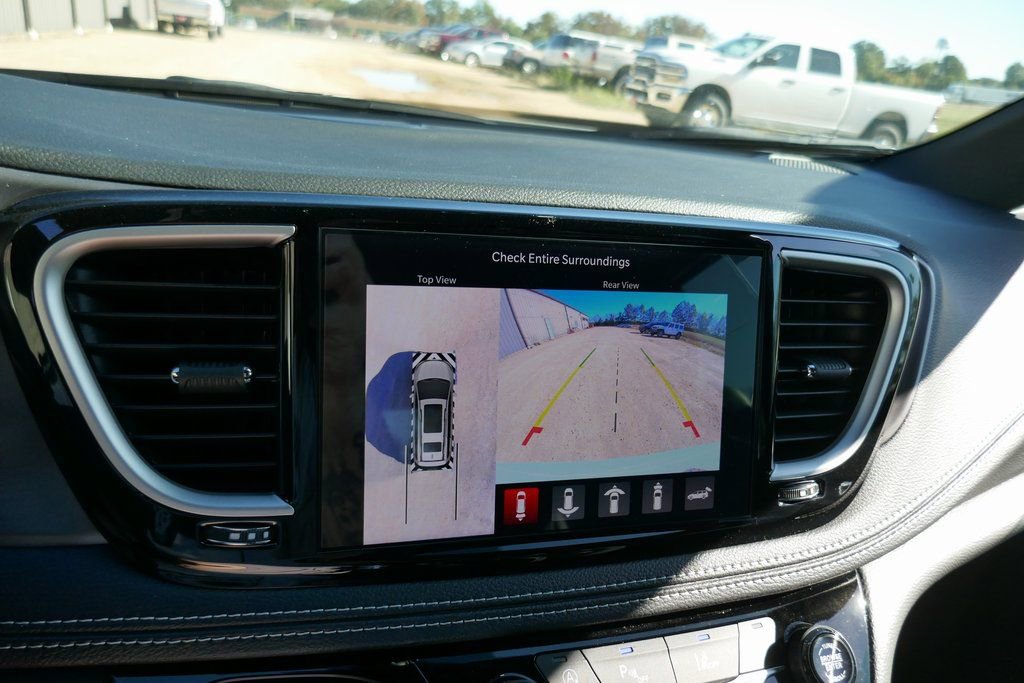 New 2026 Chrysler Pacifica Select image 23