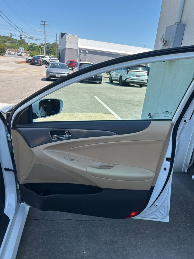 Used 2013 Hyundai Sonata Hybrid FWD image 23