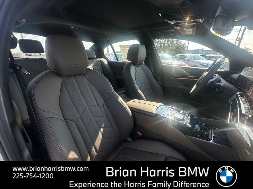 Certified 2025 BMW 530i image 21