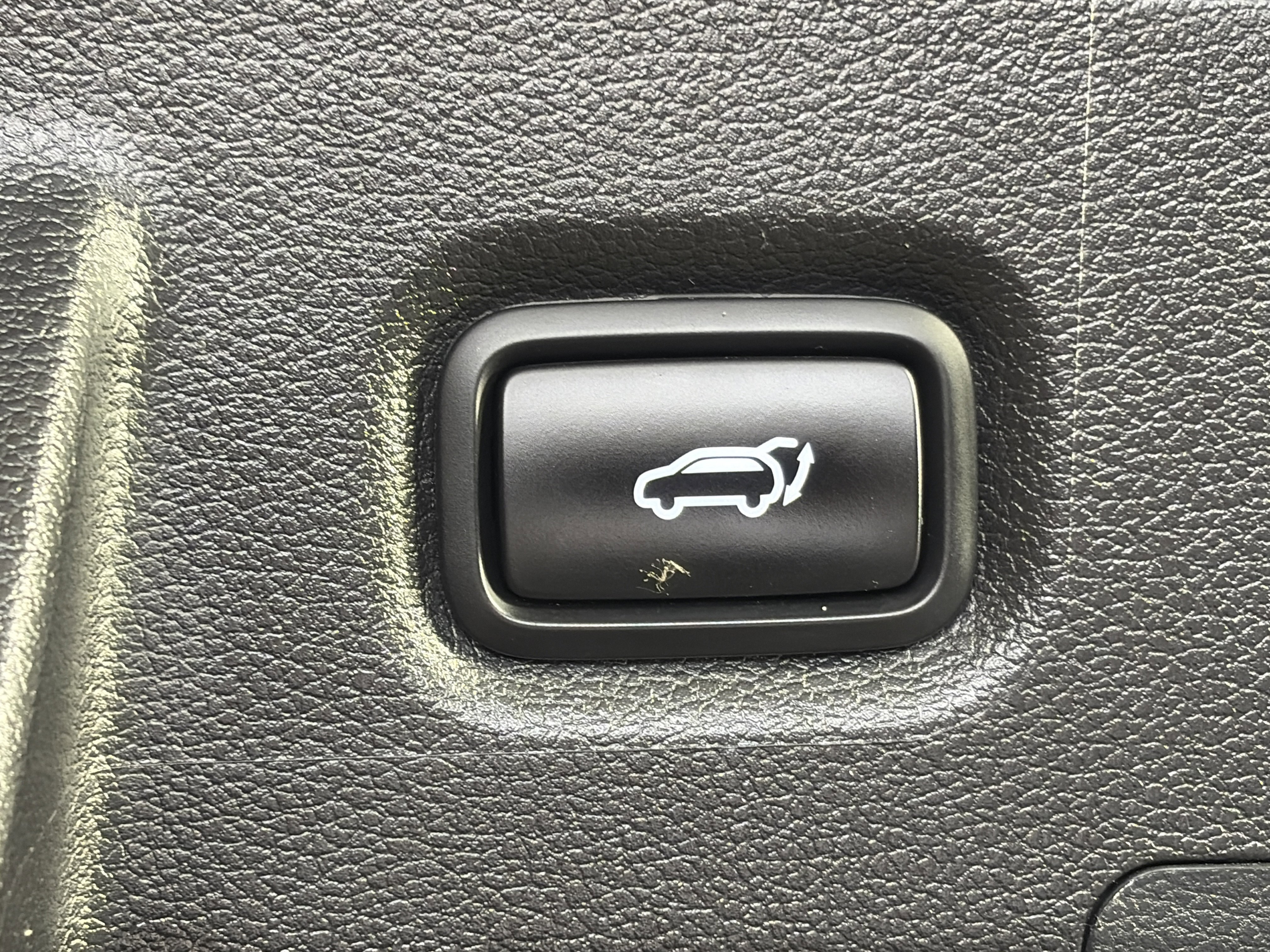 Used 2022 Hyundai Santa Fe SEL w/ Convenience + Premium Package image 16