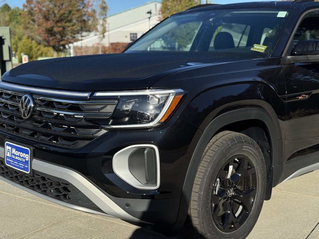 New 2025 Volkswagen Atlas Peak Edition SE image 5