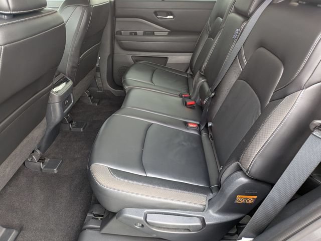 Certified 2025 Nissan Pathfinder SL AWD/4WD image 25