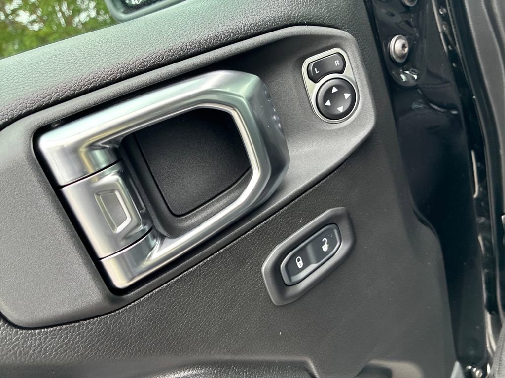 New 2025 Jeep Wrangler Unlimited Rubicon image 11