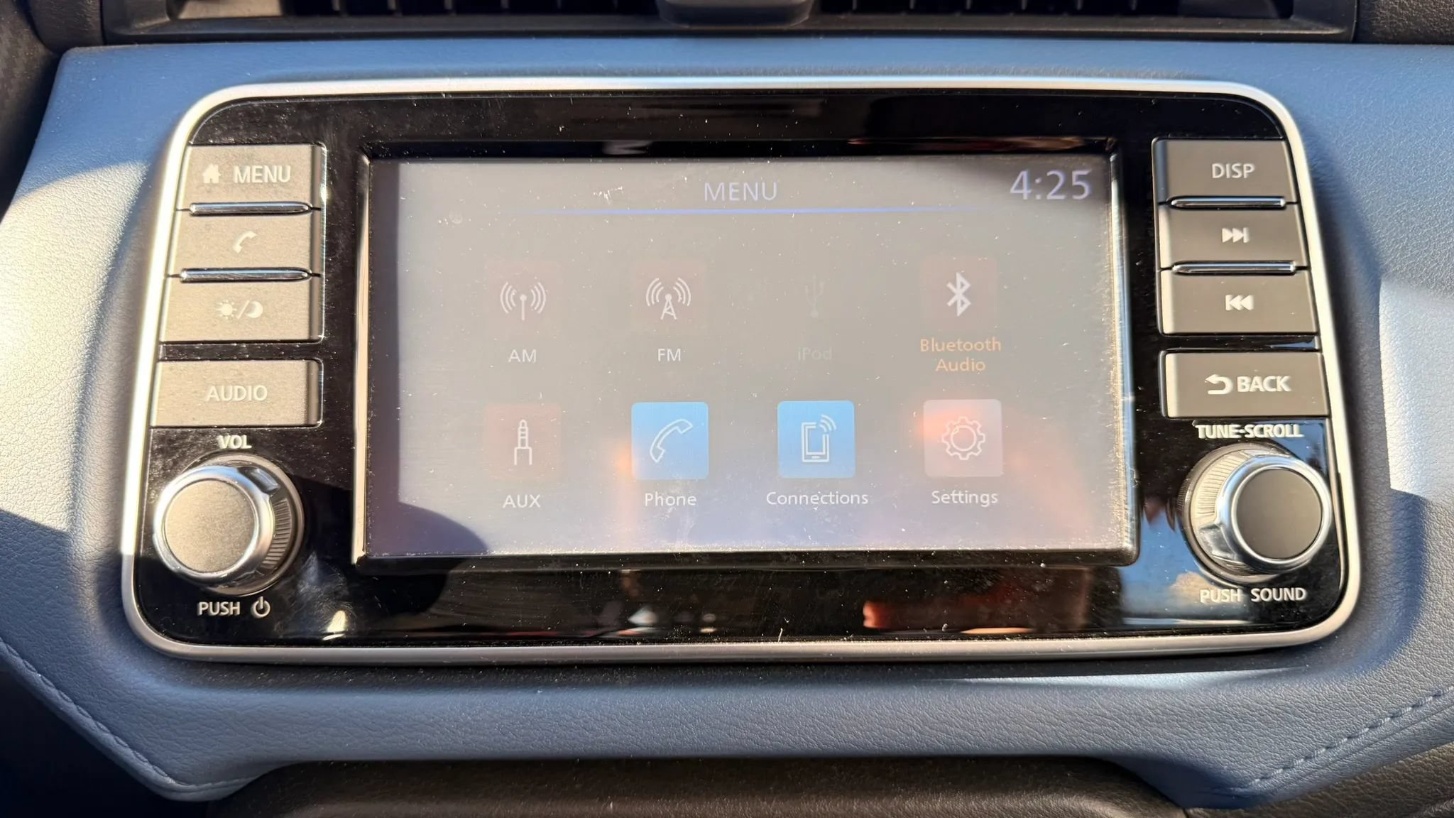 Used 2025 Nissan Versa SV FWD image 21
