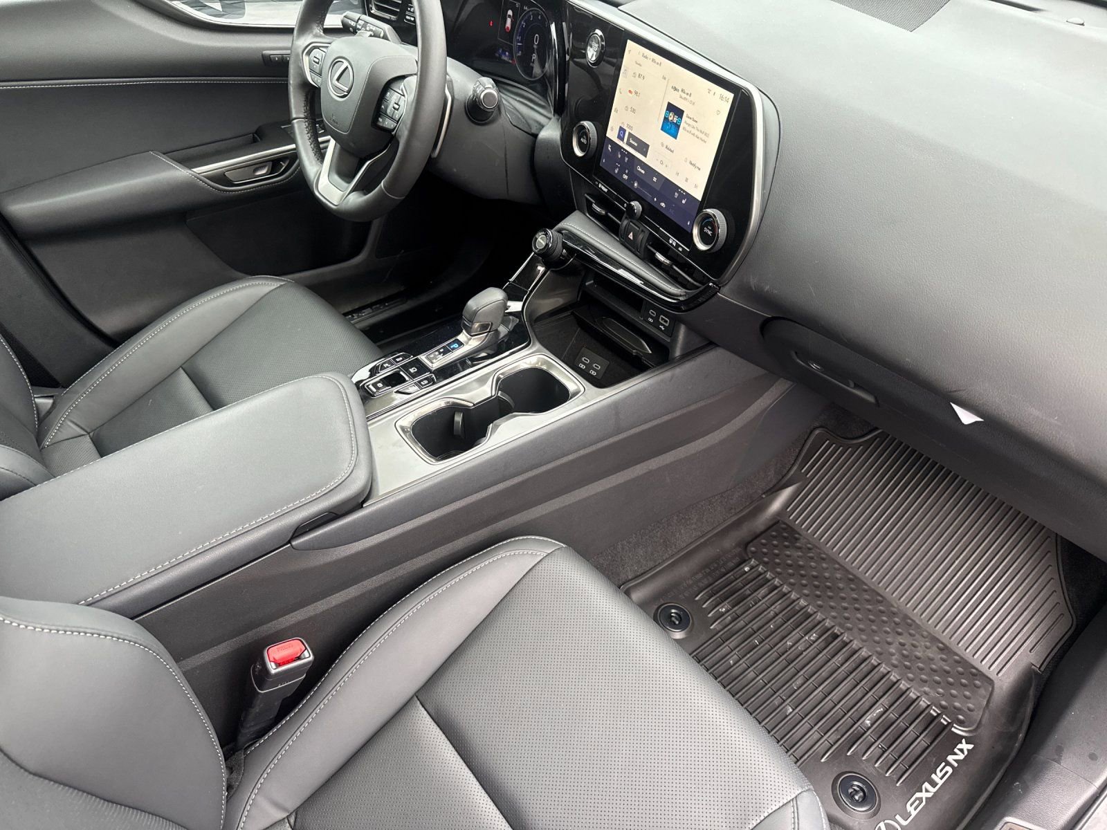 Used 2025 Lexus NX 250 AWD w/ Accessory Package (2T) image 16