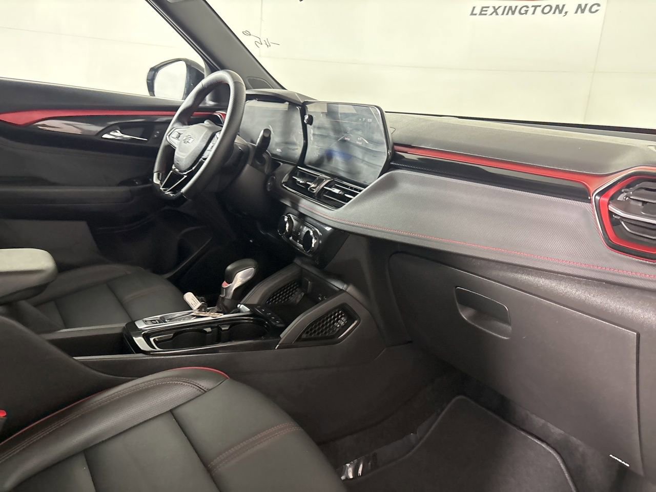 Used 2025 Chevrolet TrailBlazer RS FWD image 28