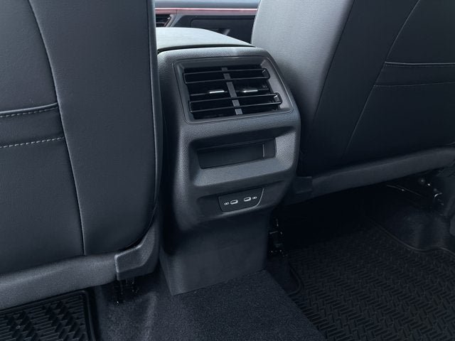 New 2025 Volkswagen Tiguan SE FWD image 25