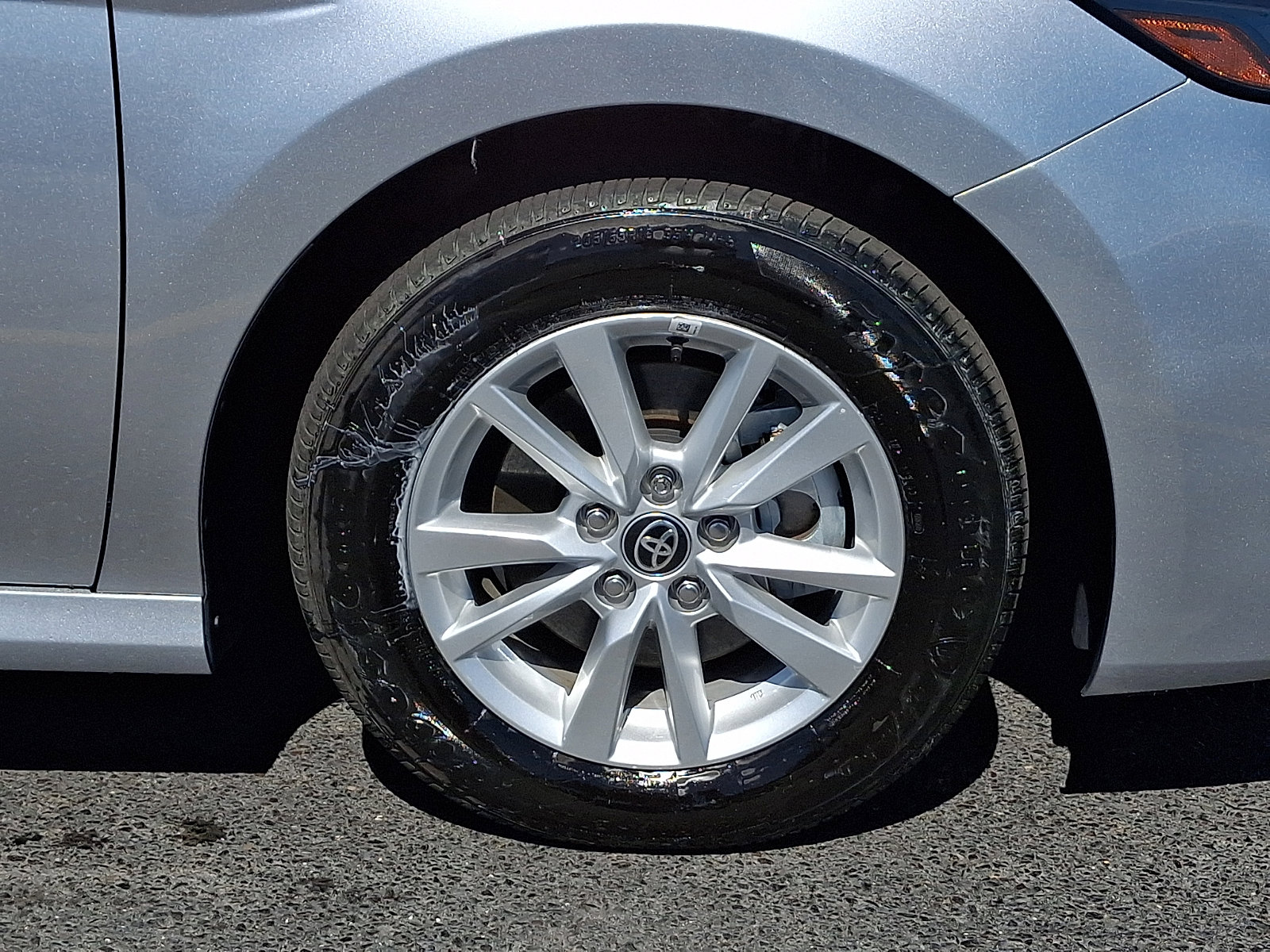 Used 2025 Toyota Camry LE w/ Convenience Package image 8