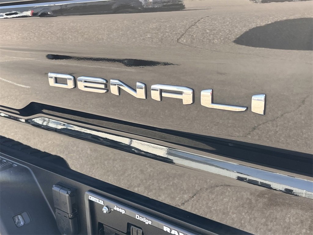 Used 2024 GMC Sierra 3500 Denali Ultimate image 9