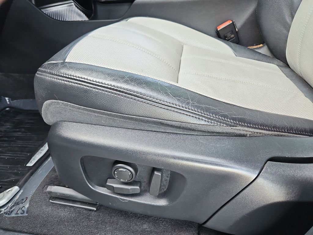 Used 2020 Land Rover Range Rover Evoque First Edition image 24