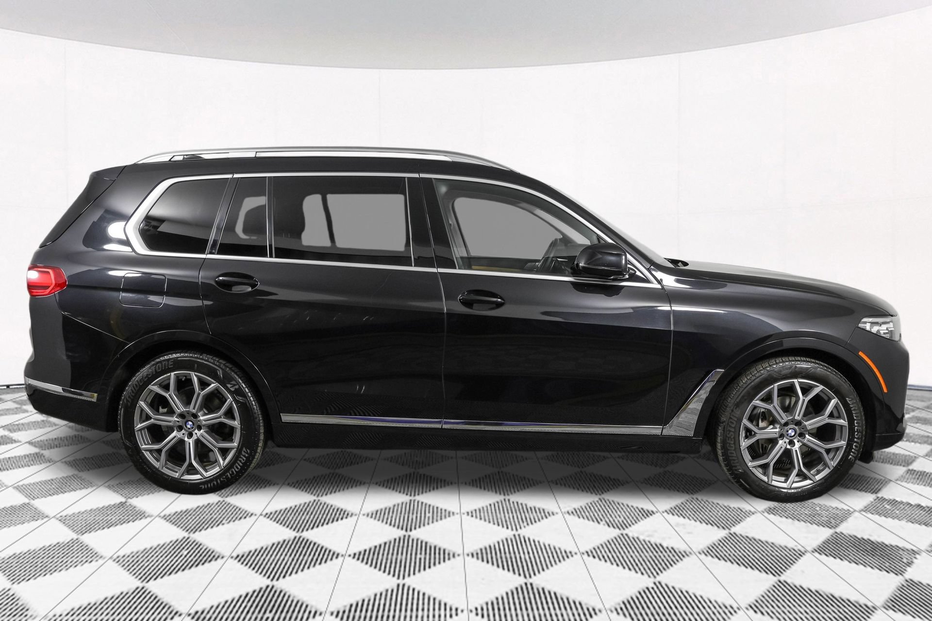 Used 2021 BMW X7 xDrive40i w/ Cold Weather Package AWD/4WD image 17