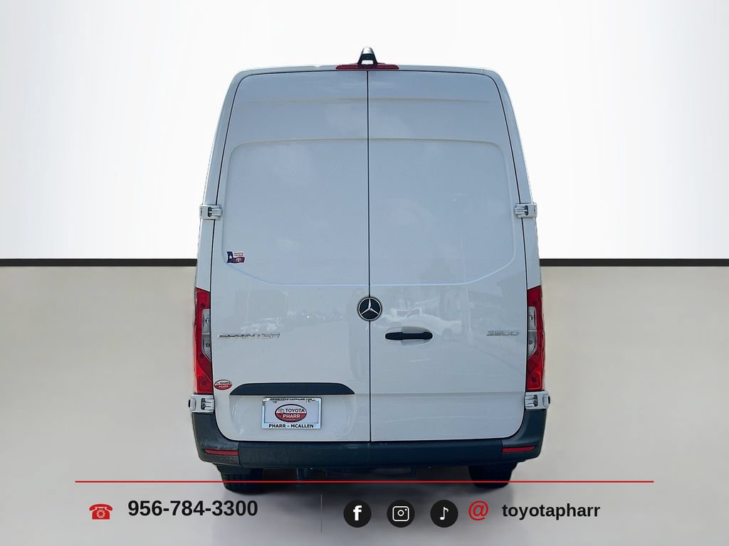 Used 2025 Mercedes-Benz Sprinter 2500 image 6