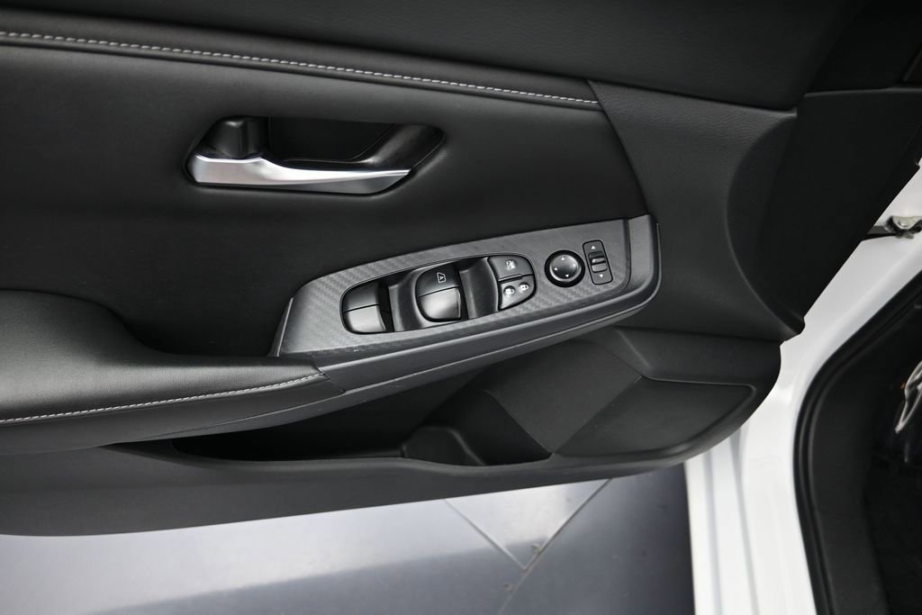 Certified 2024 Nissan Sentra SV FWD image 11