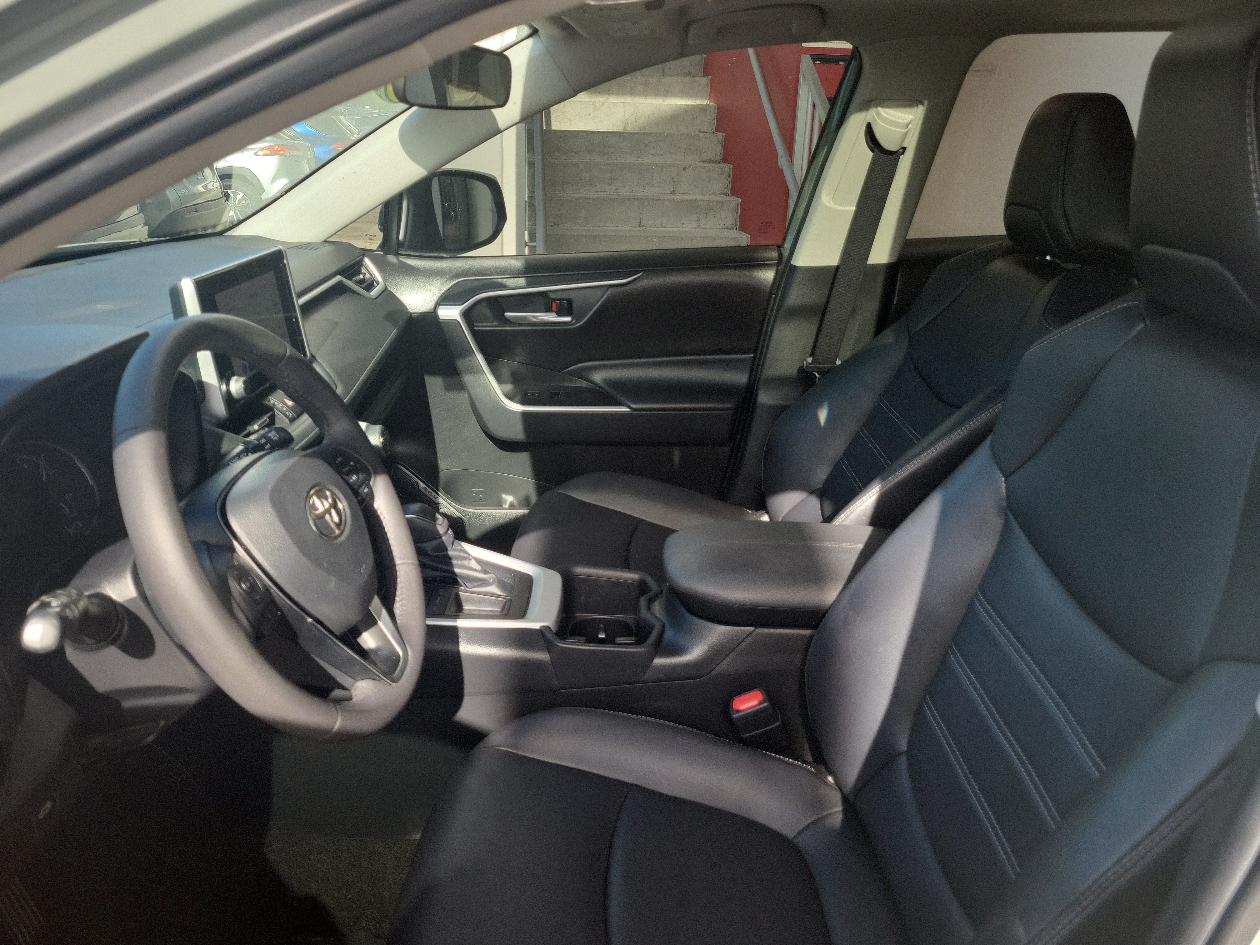 Used 2023 Toyota RAV4 XLE Premium FWD image 23