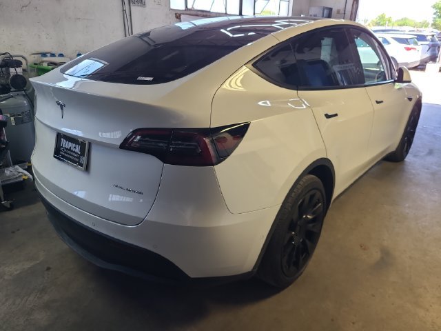 Used 2021 Tesla Model Y Long Range AWD/4WD image 3