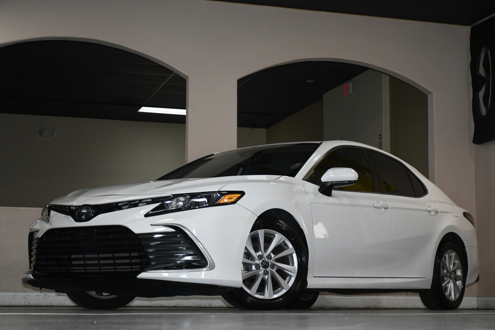 Used 2021 Toyota Camry LE image 84