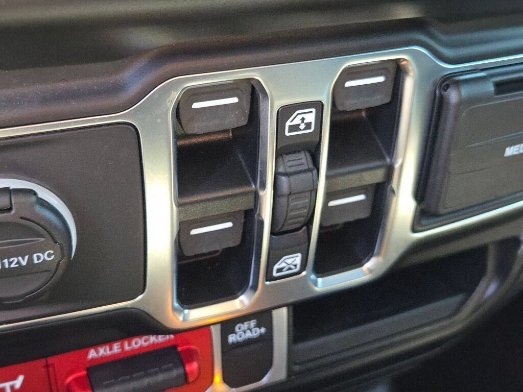 Used 2021 Jeep Gladiator Mojave AWD/4WD image 29